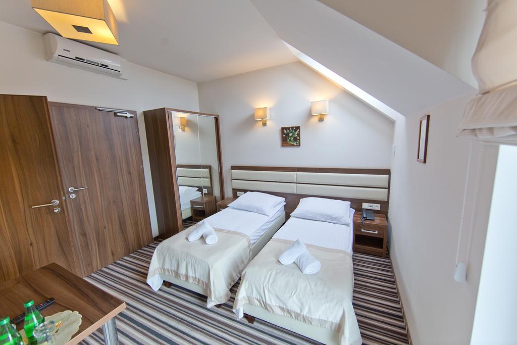 Pensjonat Lysica Wellness & Spa Swieta Katarzyna  Buitenkant foto